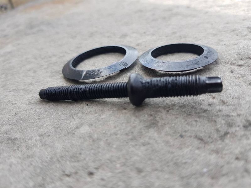 Болты прижима форсунок Mazda 3 BK  2006 1.6 Дизель Киев