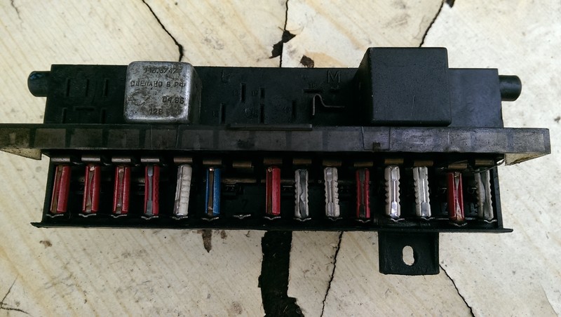 Блок предохранителей Volkswagen LT  1990 2.4 Дизель Киев