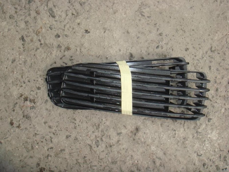 Решетка противотуманной фары Mitsubishi Galant 8  1999 универсал 2.0 Бензин Житомир