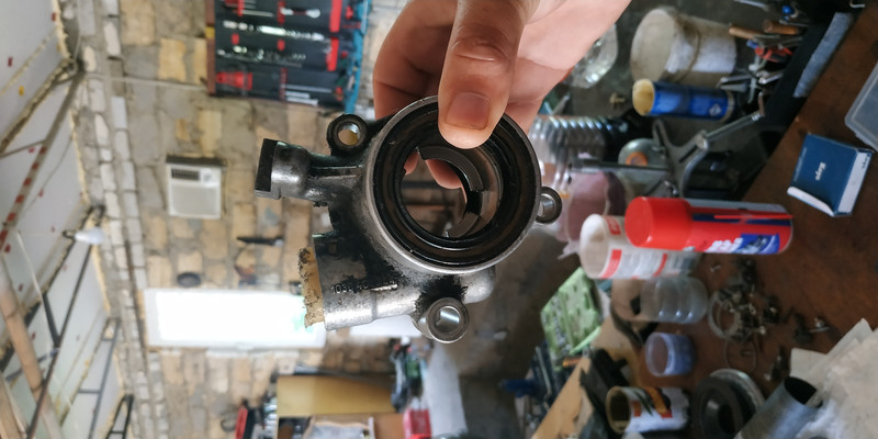 Сосок привода спидометра zf4hp14 машина Volvo 460  1995 2.0 Бензин 