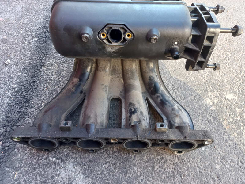 Впускний колектор Hyundai Accent  2005 1.3 Бензин 