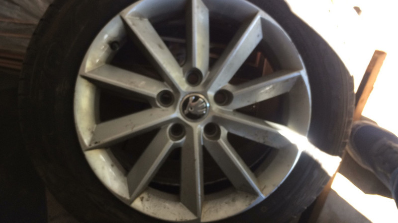 Диск литой Skoda Superb 2 универсал 2013 г.  2.0 л дизель Днепр