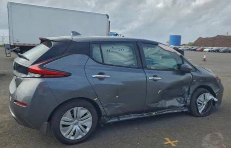 Дверка права передня Nissan Leaf  2024  Электро Горохів
