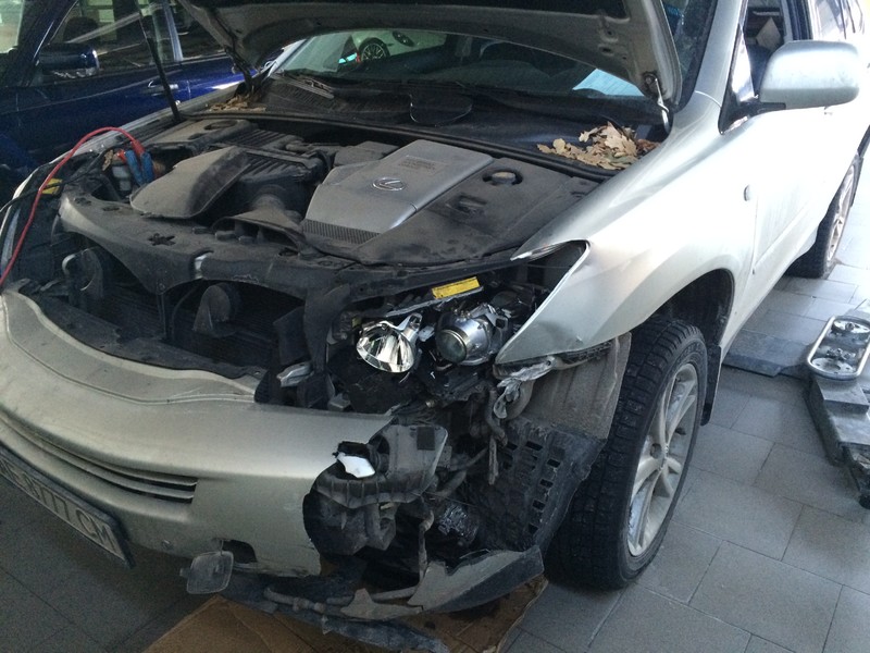 Бампер передний Lexus RX 2006 г.  3.3 л гибрид Днепропетровск