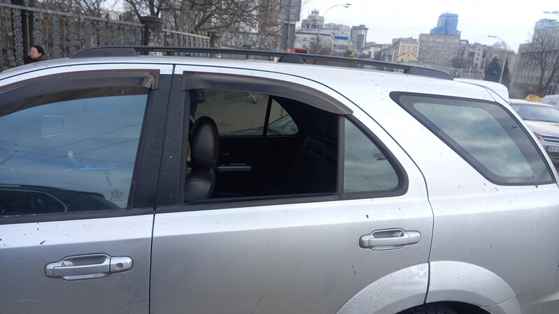 Стекло задней двери Kia Sorento  2003 2.3 Дизель Новгород-Северский
