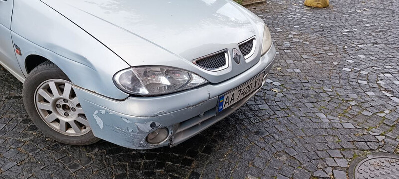 Бампер передний Renault Megane купе 2002 г.  1.6 л бензин Черновцы