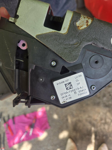 Замок двери задней левой Ford Focus 3  2014 