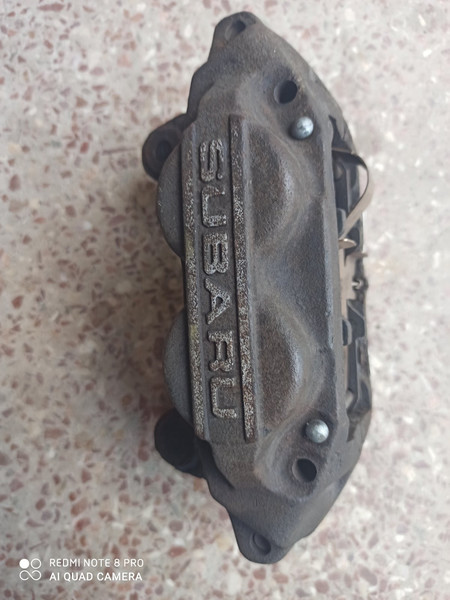 Передние суппорты Subaru Impreza WRX  2006 2.4 Бензин Харьков