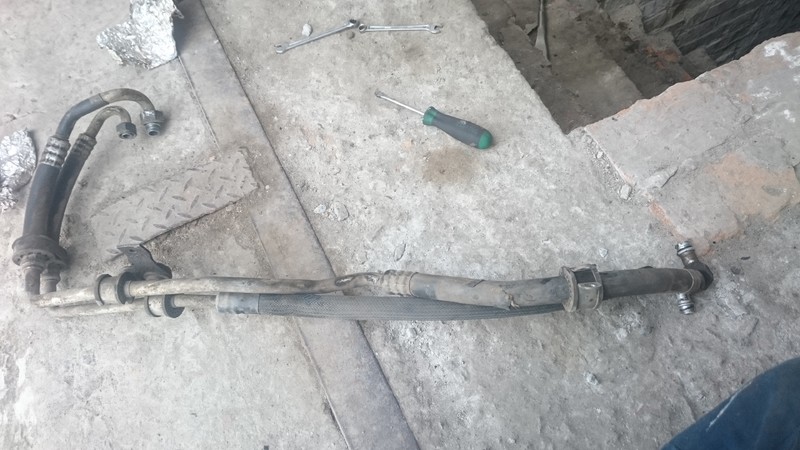 Шланг кондиціонера Audi 80 B4  1993 2.8 Бензин 