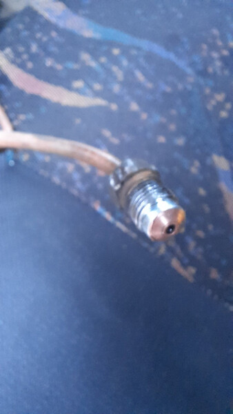 Трубка тормозна права задня Nissan Terrano II 2001 г.  2.7 л дизель