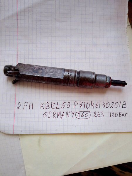 Форсунка двигуна 2.5 аат Audi 100  1994 2.5 Дизель Глухів