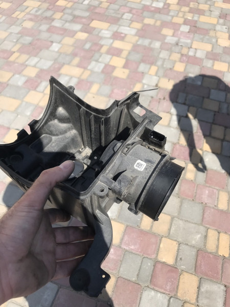 Корпус повітряного фільтра BV6Z9600A   Ford Focus