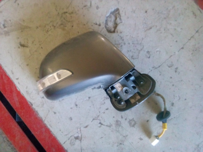 Дзеркало ліве Kia Carens 3  2010 2.0 Бензин 