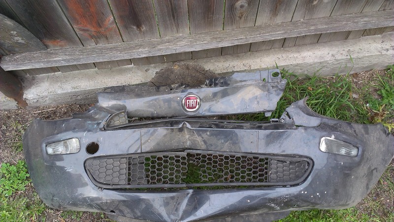 Бамперь передний Fiat Grande Punto хэтчбек 2012 г.  1.4 л бензин Киев