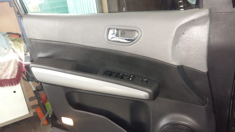 Карта дверей Nissan Qashqai J10  2008 2.5 Бензин 