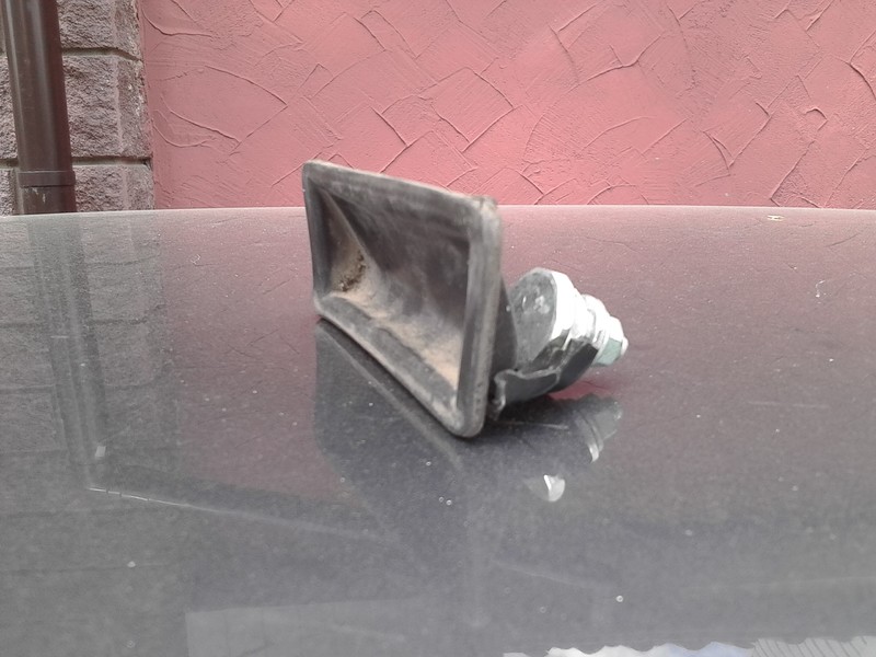 Ручка крышки багажника Skoda Fabia универсал 2006 г.  1.2 л бензин Здолбунов