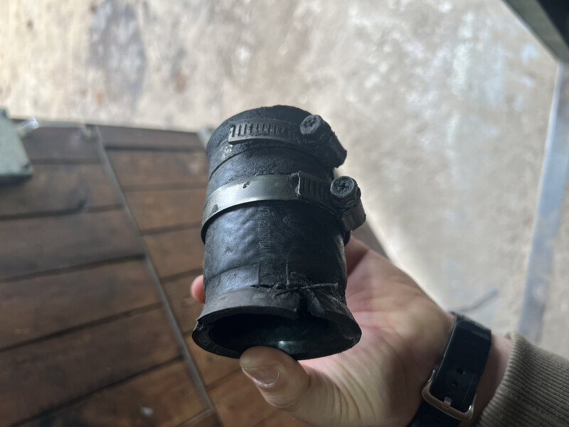 Патрубок турбины Toyota RAV4  2006 универсал 2.2 Дизель Шостка