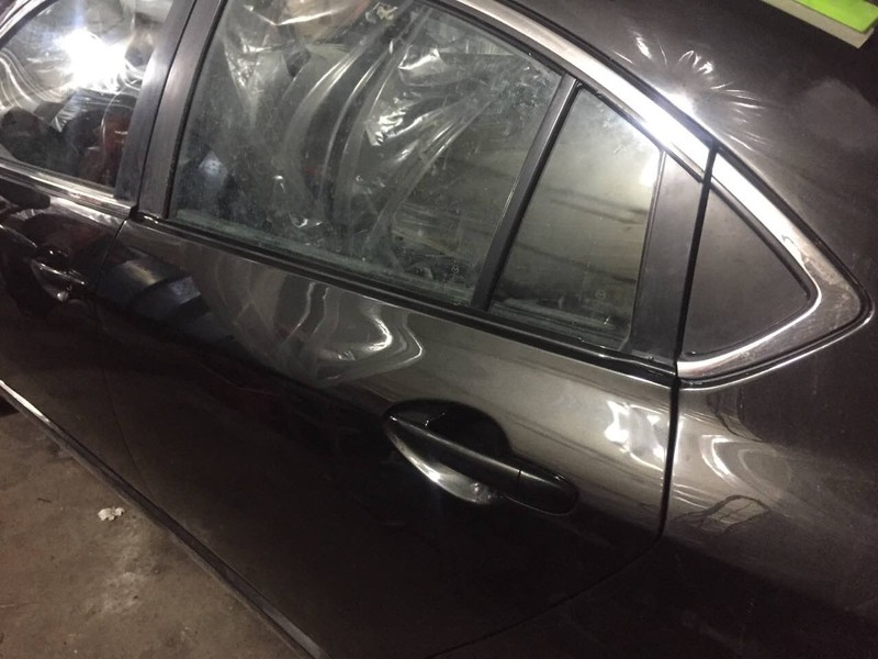 Молдинг двери Mazda 6 2008 г.  2.0 л бензин Киев