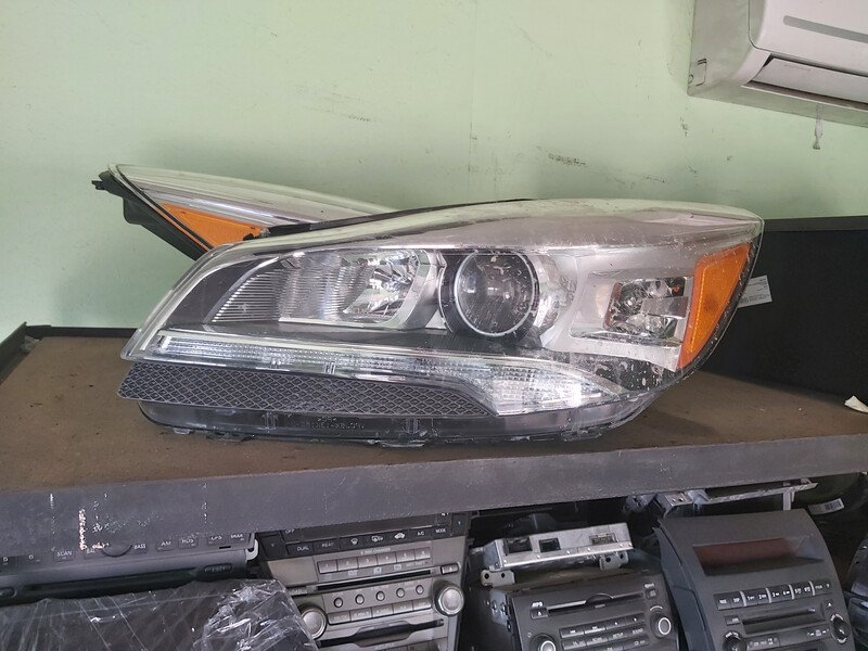 Фары передние Ford Escape Titanium хэтчбек 2015 г.  2.0 л бензин Запорожье