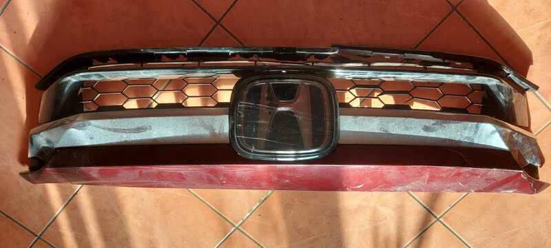 Решетка бампера Honda FCX Clarity  2017 1.5 Гибрид 