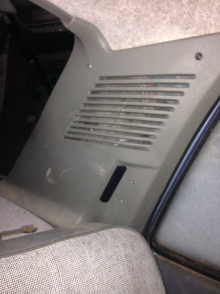 Обшивка задних стоек Peugeot 309  1988 1.3 Бензин 