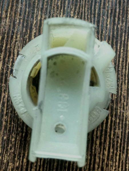 Цоколь в стопы bmw BMW 5 Series E39  1997 2.5 Дизель Очаков