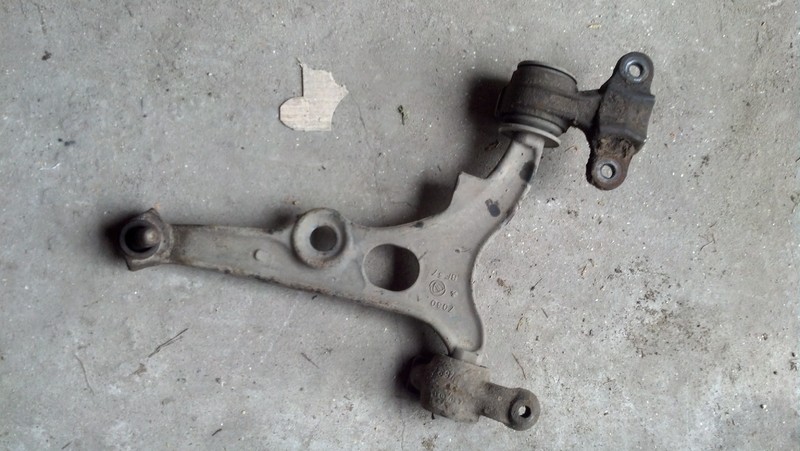 Рычаг подвески Peugeot Expert 1999 г.  1.9 л дизель Ровно