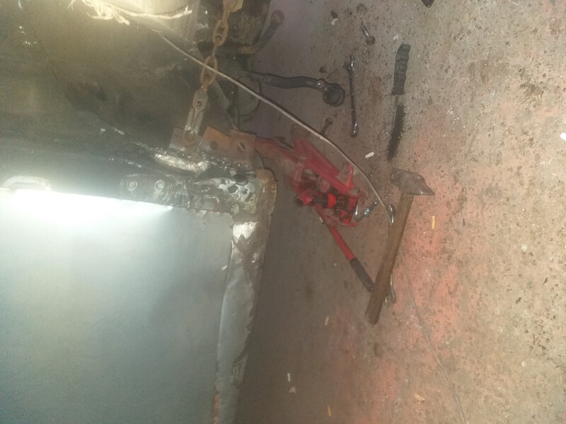 Низ передней стойки Chevrolet Aveo  2006 1.5 Бензин Чернигов