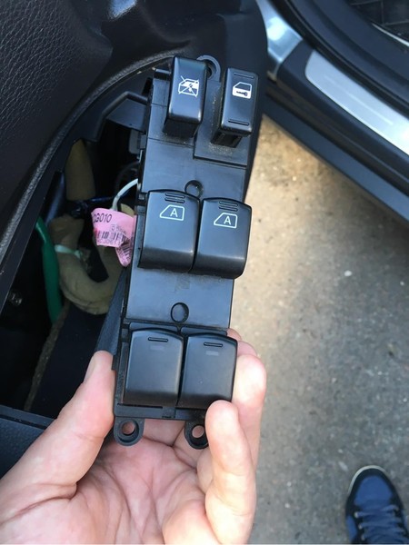 Блок кнопок на водительскую дверь Infiniti FX 2003 г.  3.5 л бензин Киев