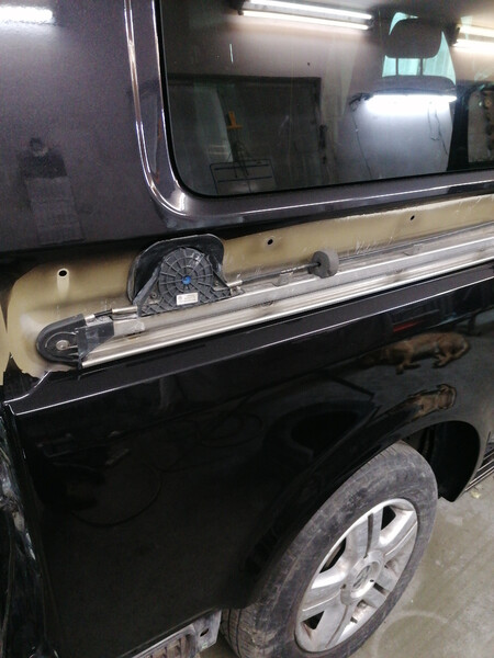 Трос Volkswagen Multivan универсал 2008 г.  1.0 л бензин Киев