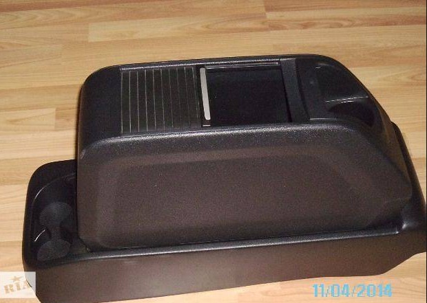 Бокс подлокотник легковой Peugeot Partner  2010 2.5 Дизель 