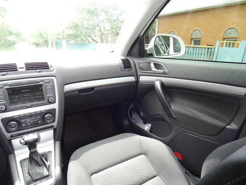 Торпедо (панель) Skoda Octavia хэтчбек 2011 г.  1.8 л бензин Полтава