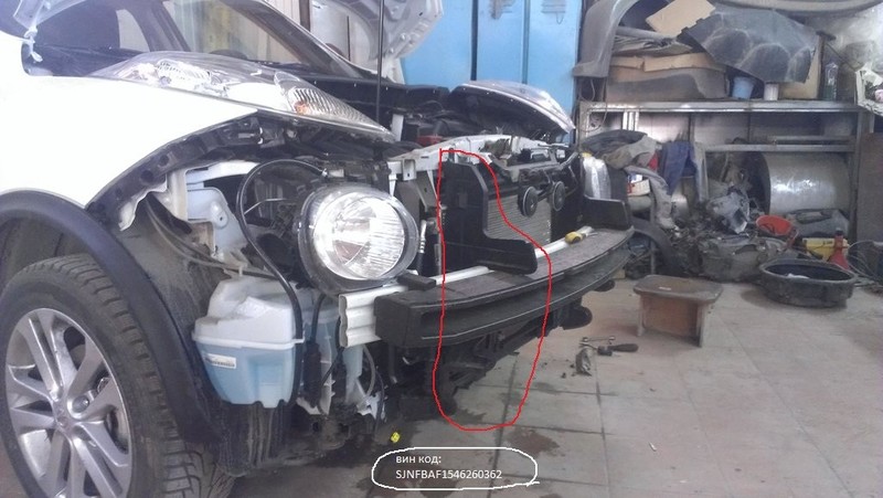 Пластмаска:) Nissan Juke хэтчбек 2012 г.  1.6 л бензин Киев