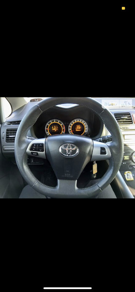 Руль без подушки в коже заводской Toyota Auris  2011 хетчбек 1.6 Бензин 