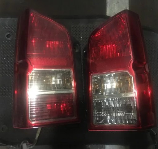 Левый фонарь Nissan Pathfinder R51  2012 2.5 Дизель Киев