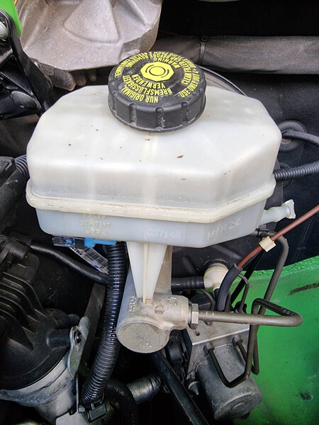 Бачок гальмівної рідини Mercedes-Benz Sprinter  2016 3.0 Дизель Чернівці