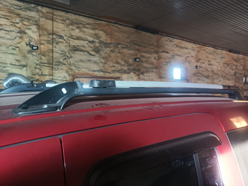 Рейлінг лівий заглушка передня Renault Kangoo  2009 1.5 Дизель Киев