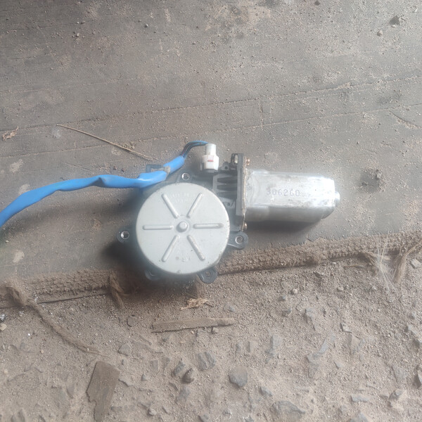 Моторчик склопідйомника Subaru Forester SG  2003 універсал 2.0 Бензин 