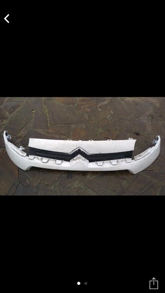 Решетка радиатора с хромом Citroen Berlingo  2013 1.6 Дизель 