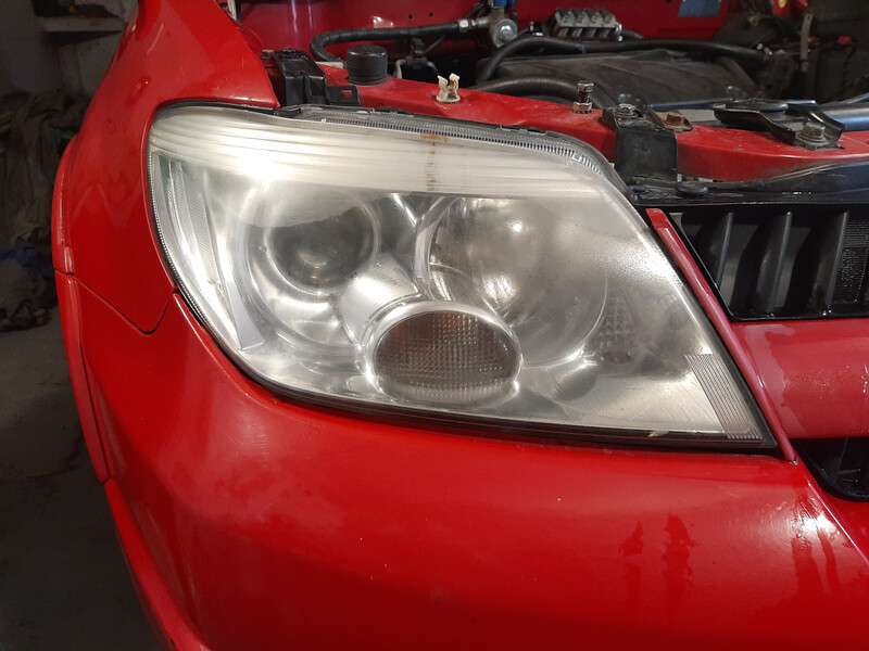 Стекло фары Mitsubishi Outlander  2007 универсал 2.4 Бензин 