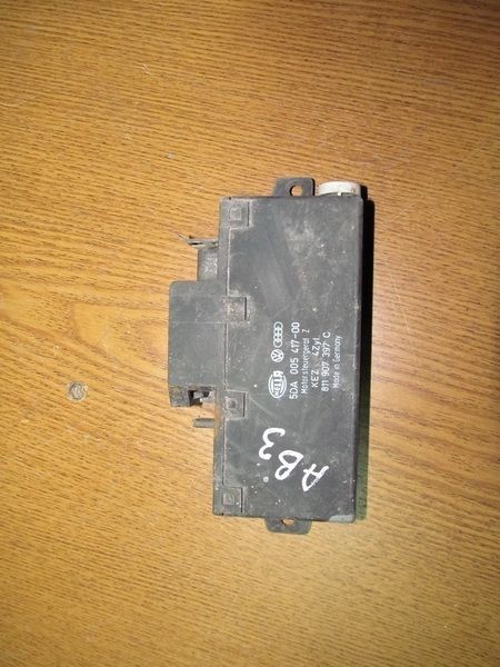 Эбу зажигания Audi 80 B2  1985 1.8 Бензин Новомосковск