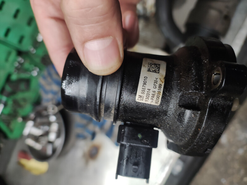 Термостат Chevrolet Cruze 2013 г.  1.4 л бензин Чернигов