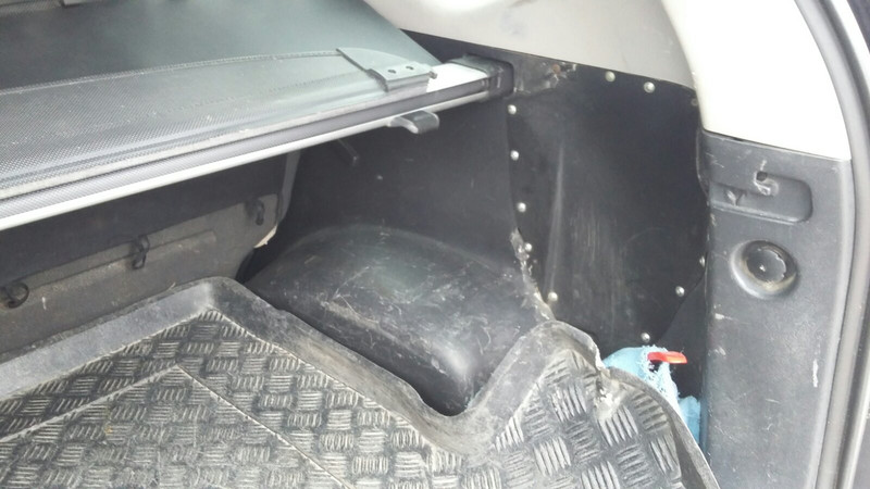 Обшивка багажника правая часть Kia Carens 3  2008 универсал  Бензин Одесса