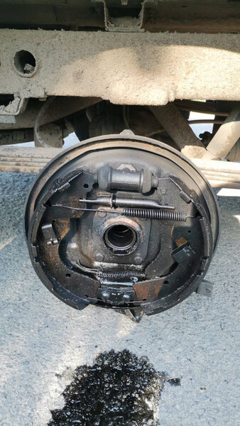 Підшипник на задню полуось Nissan Navara  2006 2.5 Дизель Новониколаевка
