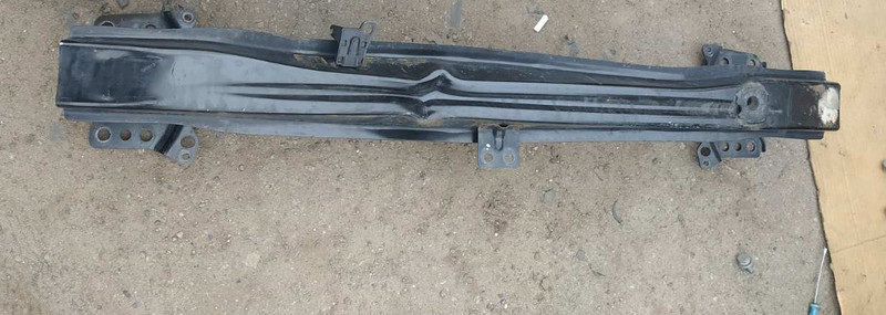 Підсилювач бампера переднього 5K0807109H   Volkswagen Golf