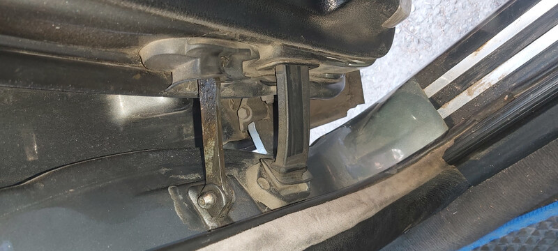 Резиновые колпаки на механизм двери передней и задних дверей е32 730 BMW 7 Series E32  1991 3.5 Бензин 