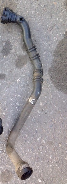 Патрубок от радиатора к коллектору 8200875380   Renault Kangoo