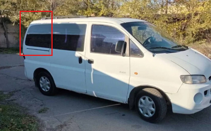 Боковые задние стёкла левая и правая Hyundai H200  2004 2.5 Дизель 