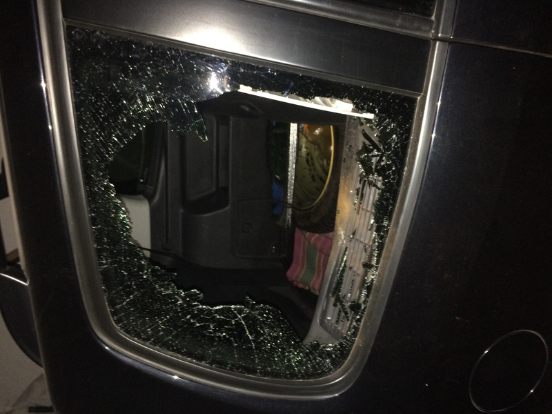 Стекло правое заднее в кузове с антеной тонированное Volkswagen Touran  2013 универсал 1.4 Бензин Умань