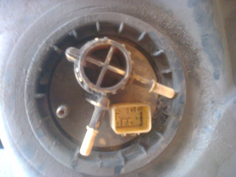 Топливный бак, бензонасос, пластик правого переднего сиденья Volvo XC90  2005 2.5 Бензин Ровно